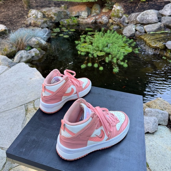 Nike Women’s Dunk High Up SZ6 - Picture 5 of 9